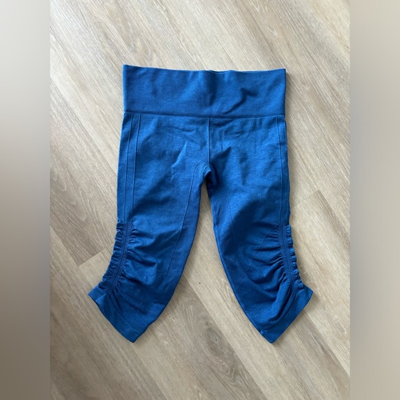 Lululemon In The Flow Crop II - Picture 4 of 7